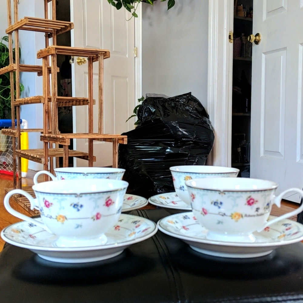Roberta Baldini tea set
